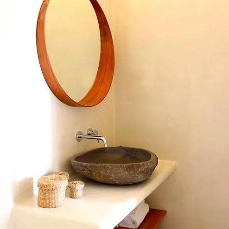 The Nine Graces - Beach Apartment Clea, Hot Tub And Sea Views *