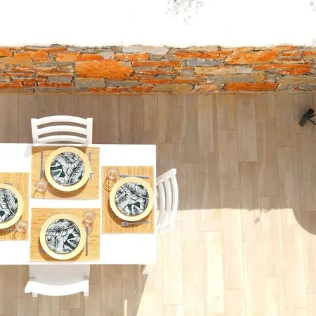 The Nine Graces - Beach Apartment Clea, Hot Tub And Sea Views *